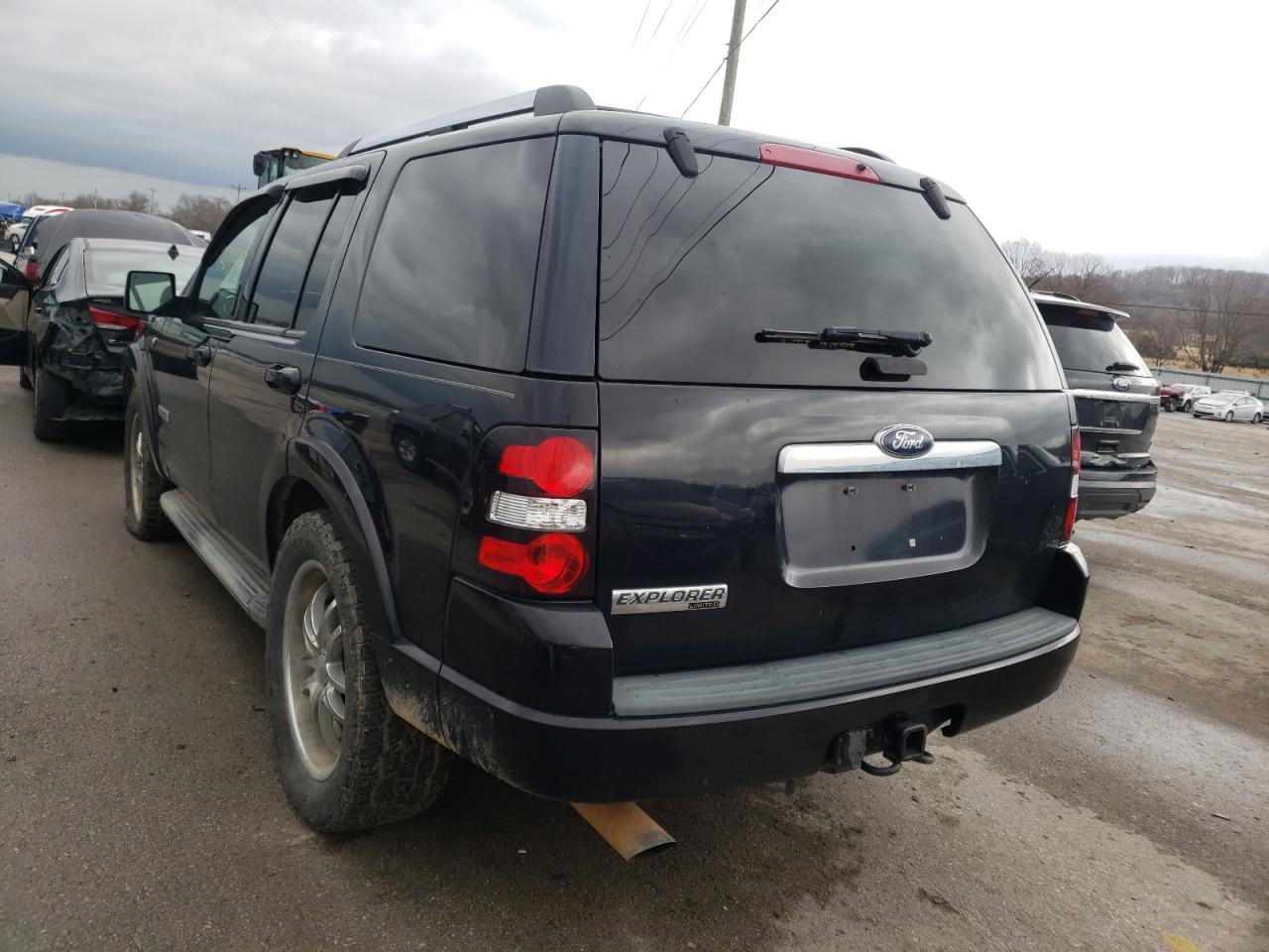 Photo 3 from auction – 2008 FORD EXPLORER L with VIN 1FMEU65888UA49717