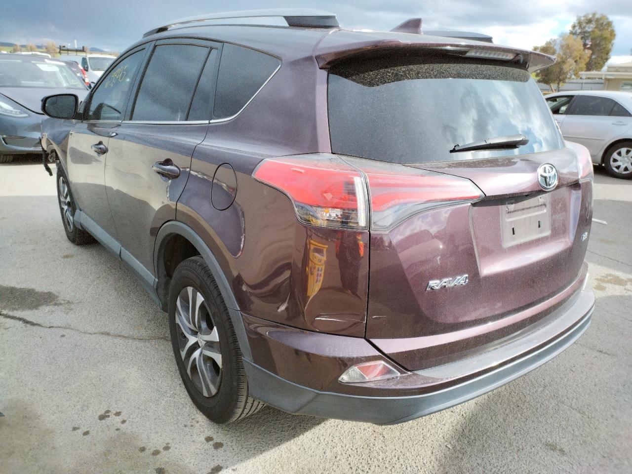 Photo 3 from auction – 2017 TOYOTA RAV4 LE with VIN 2T3ZFREV6HW312555