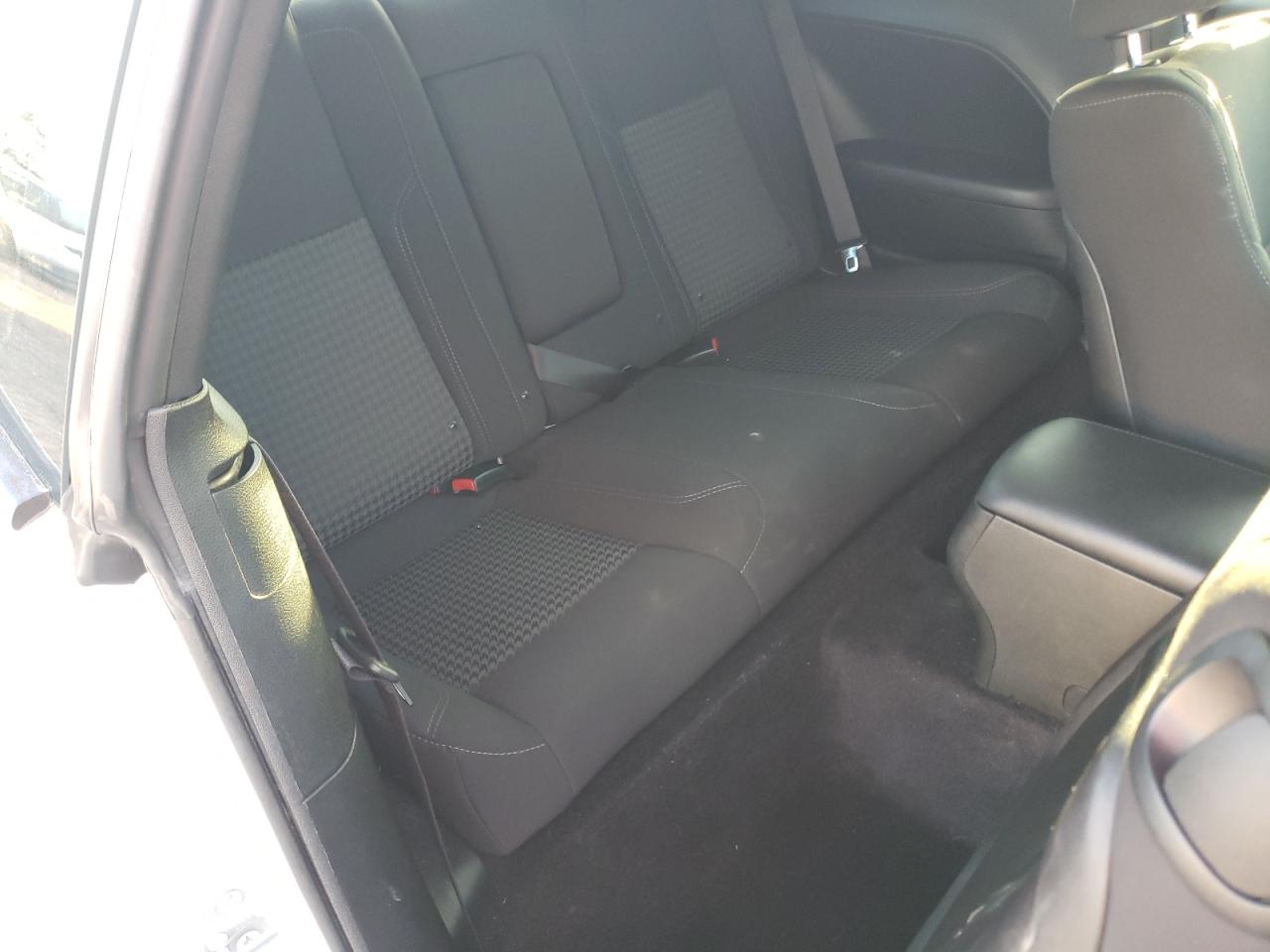 Photo 6 from auction – 2018 DODGE CHALLENGER with VIN 2C3CDZAG9JH332604
