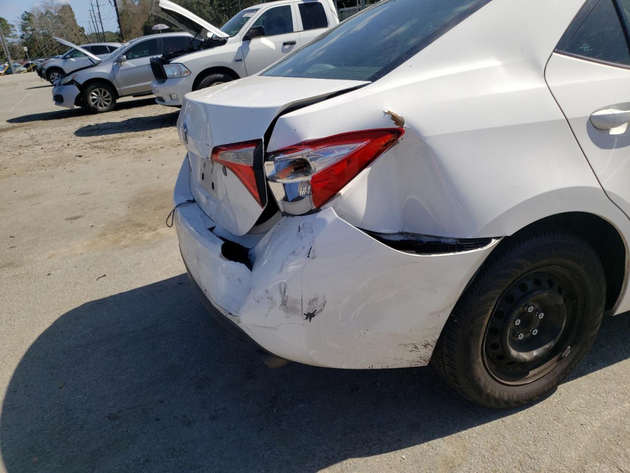 Photo 9 from auction – 2014 TOYOTA COROLLA L with VIN 2T1BURHE8EC190256