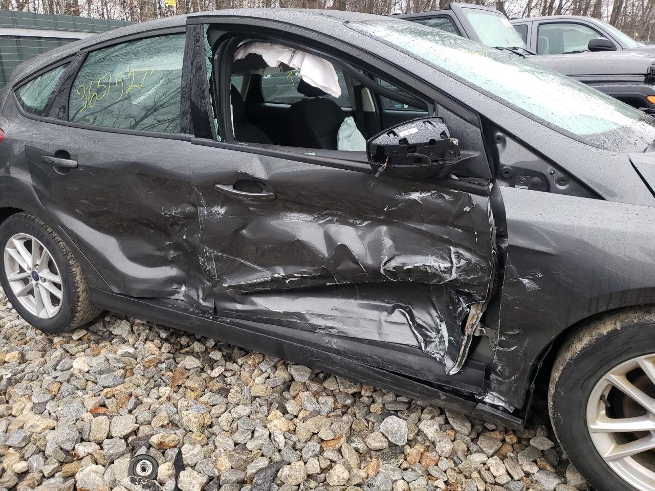 Photo 9 from auction – 2017 FORD FOCUS SE with VIN 1FADP3K29HL247062