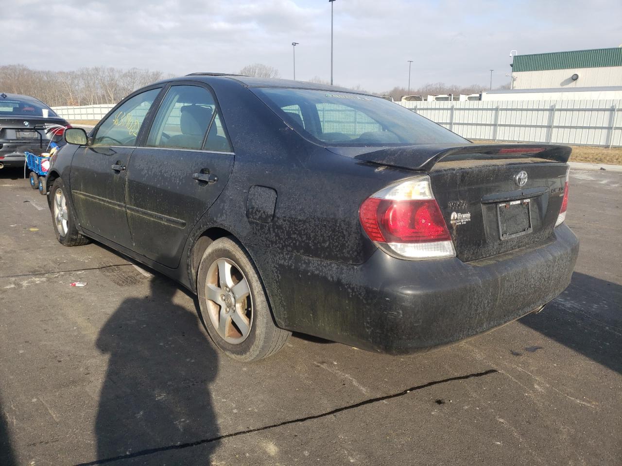 Photo 3 from auction – 2005 TOYOTA CAMRY with VIN 4T1BE32KX5U427157