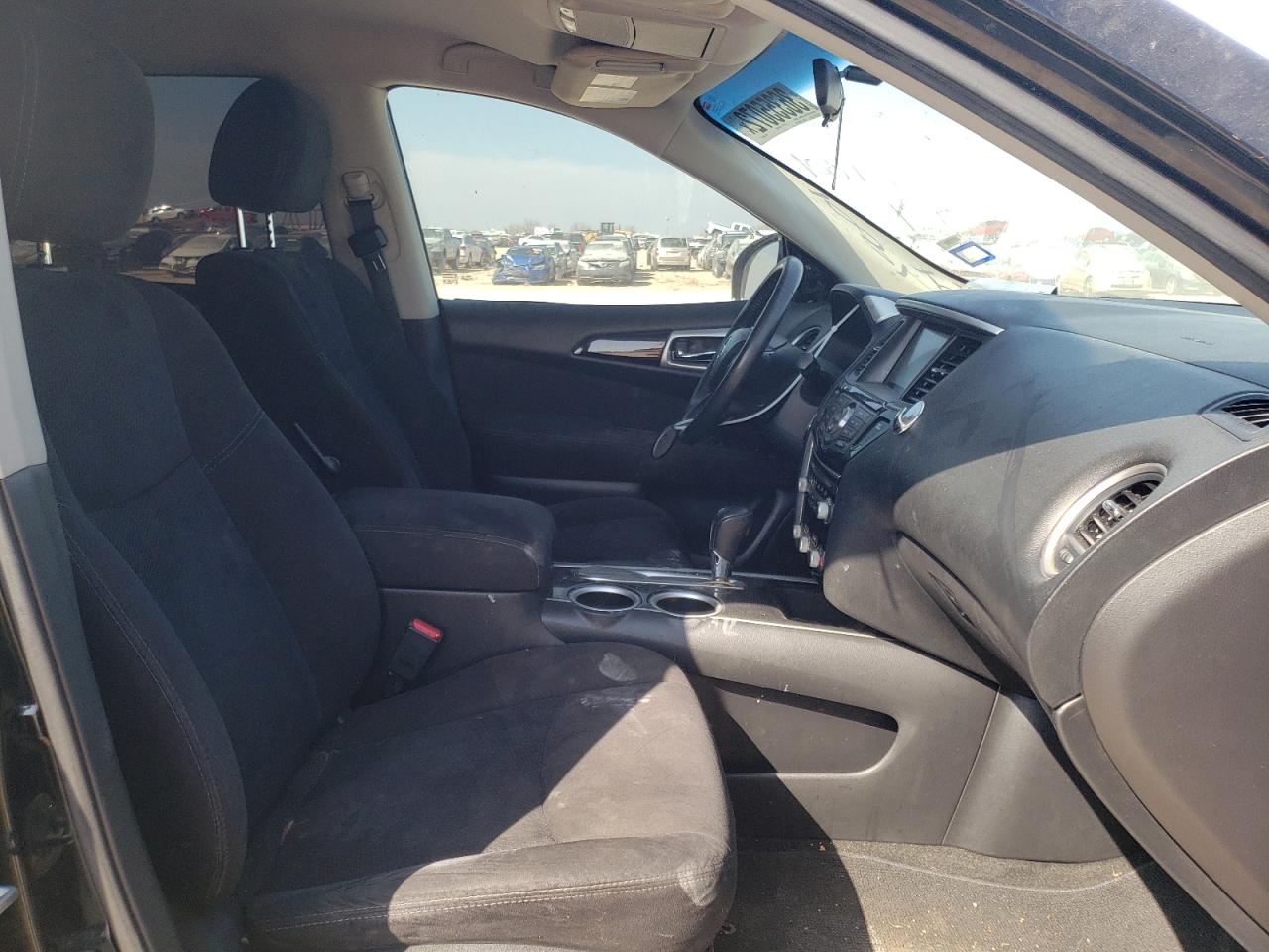 Photo 5 from auction – 2014 NISSAN PATHFINDER with VIN 5N1AR2MN4EC625420