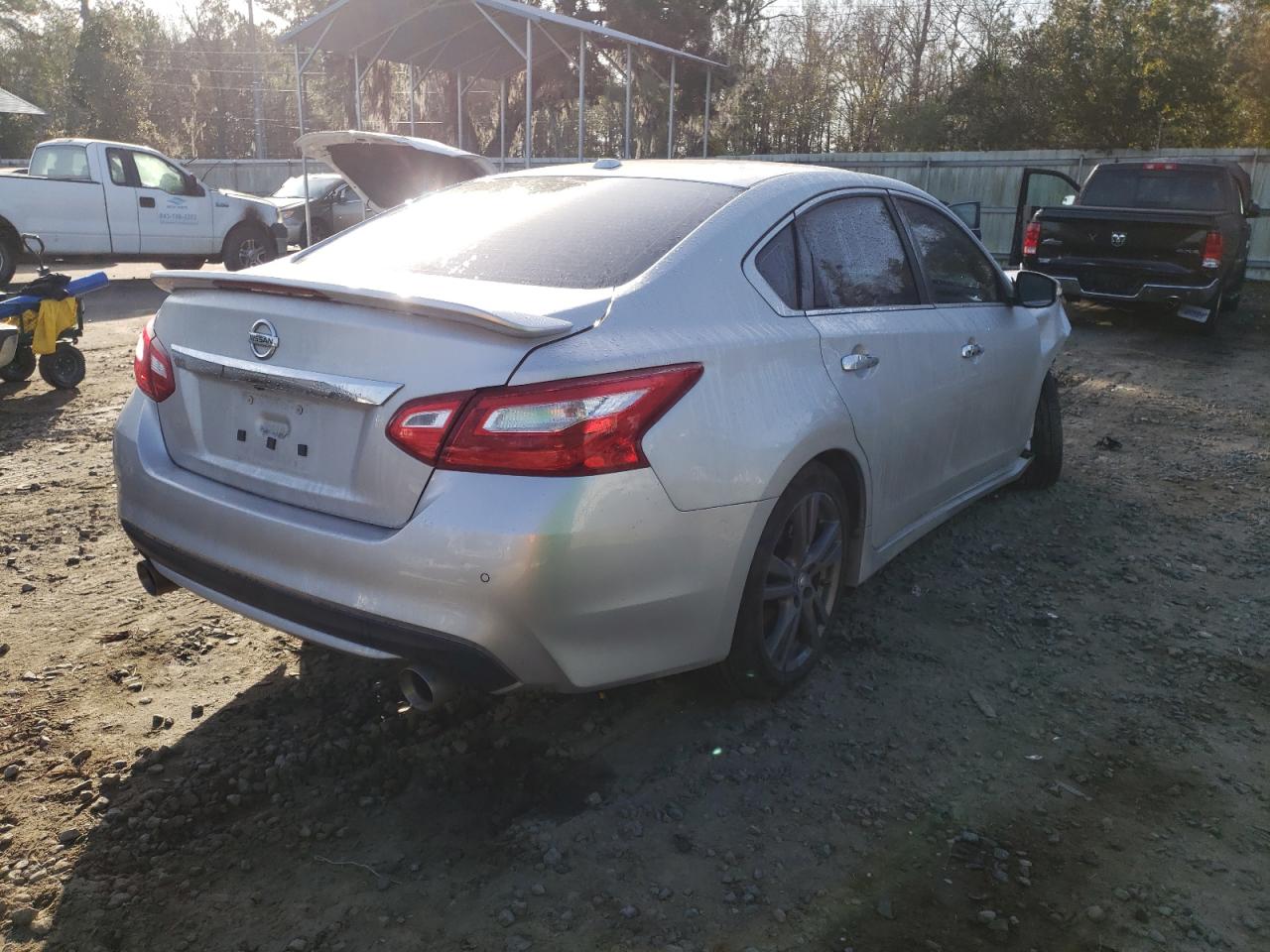 Photo 4 from auction – 2017 NISSAN ALTIMA 3.5 with VIN 1N4BL3AP0HC175877