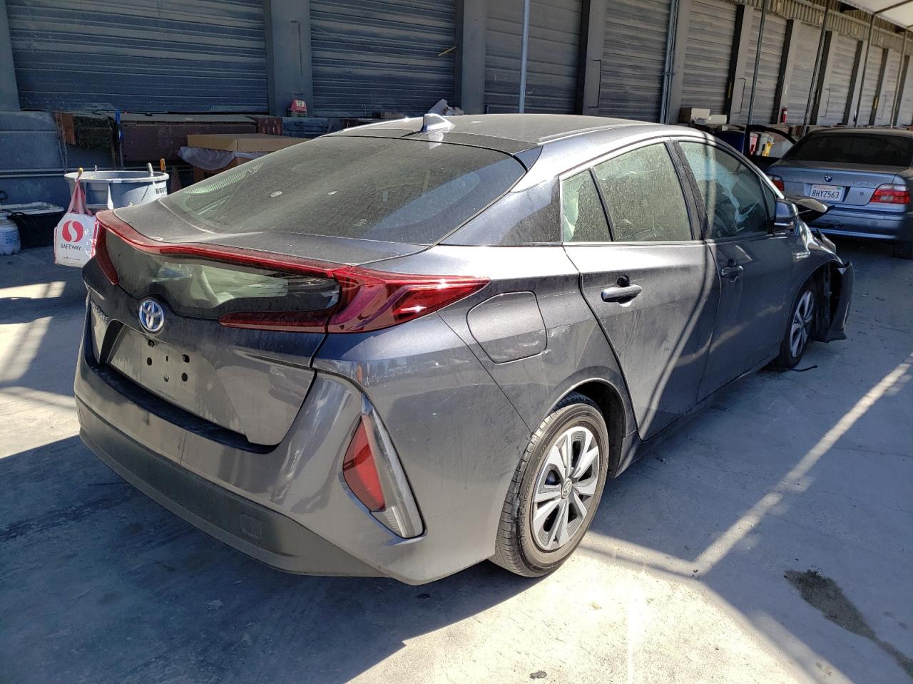 Photo 4 from auction – 2017 TOYOTA PRIUS PRIM with VIN JTDKARFP6H3055187