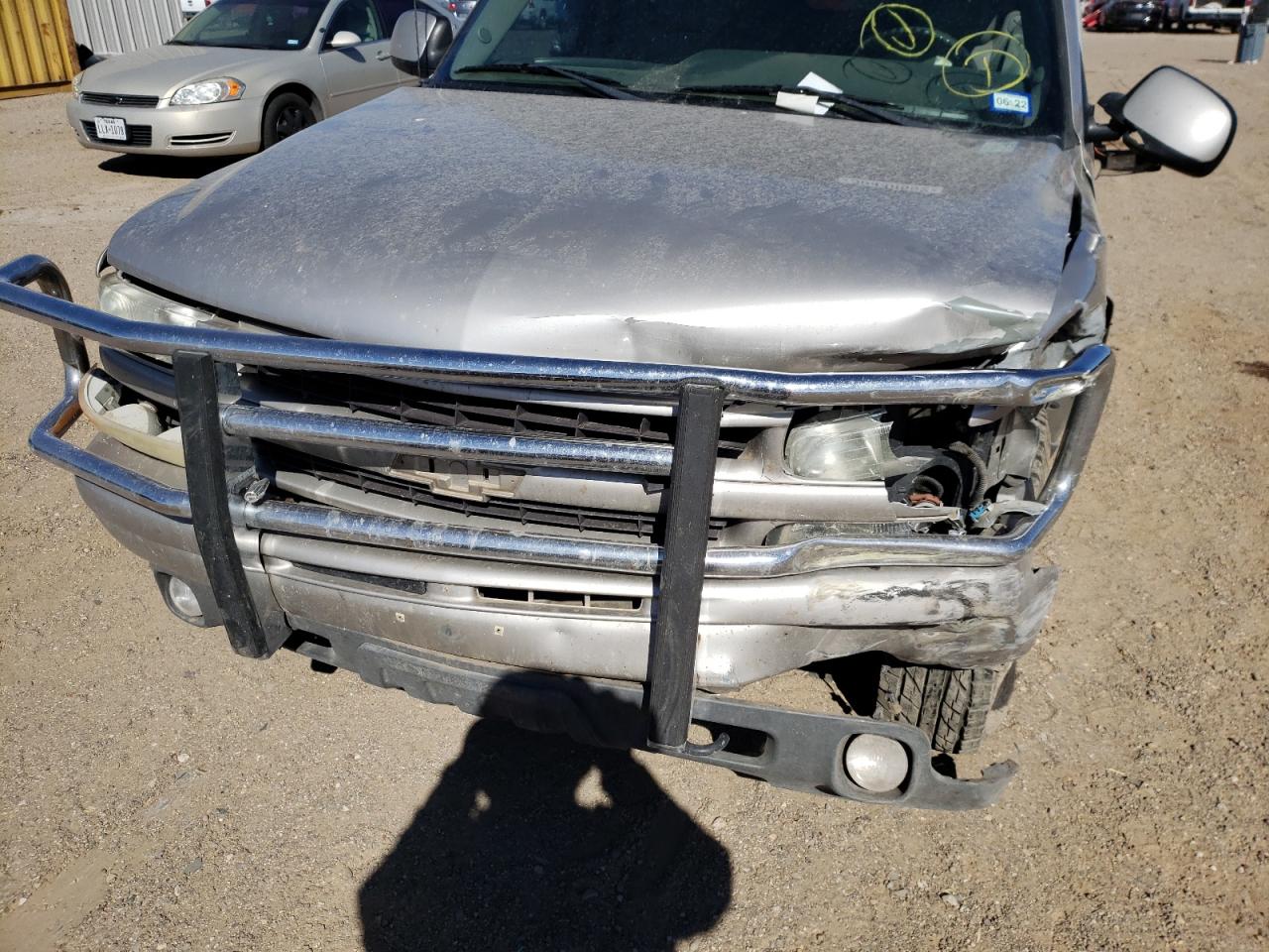 Photo 10 from auction – 2004 CHEVROLET SUBURBAN K with VIN 3GNFK16Z74G314222