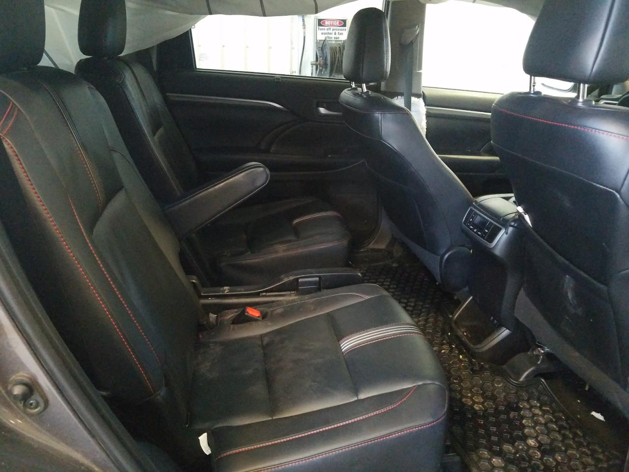 Photo 6 from auction – 2019 TOYOTA HIGHLANDER with VIN 5TDJZRFH0KS707286
