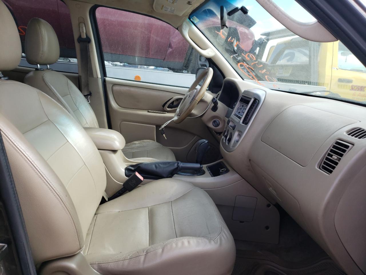 Photo 5 from auction – 2007 FORD ESCAPE XLT with VIN 1FMYU03147KA85110