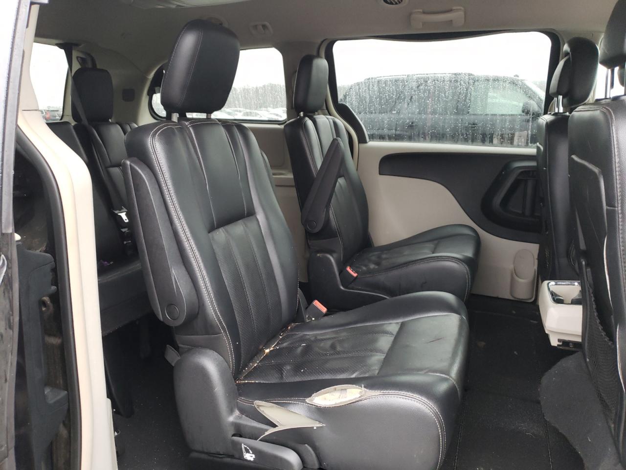 Photo 6 from auction – 2012 CHRYSLER TOWN & COU with VIN 2C4RC1BG7CR163723
