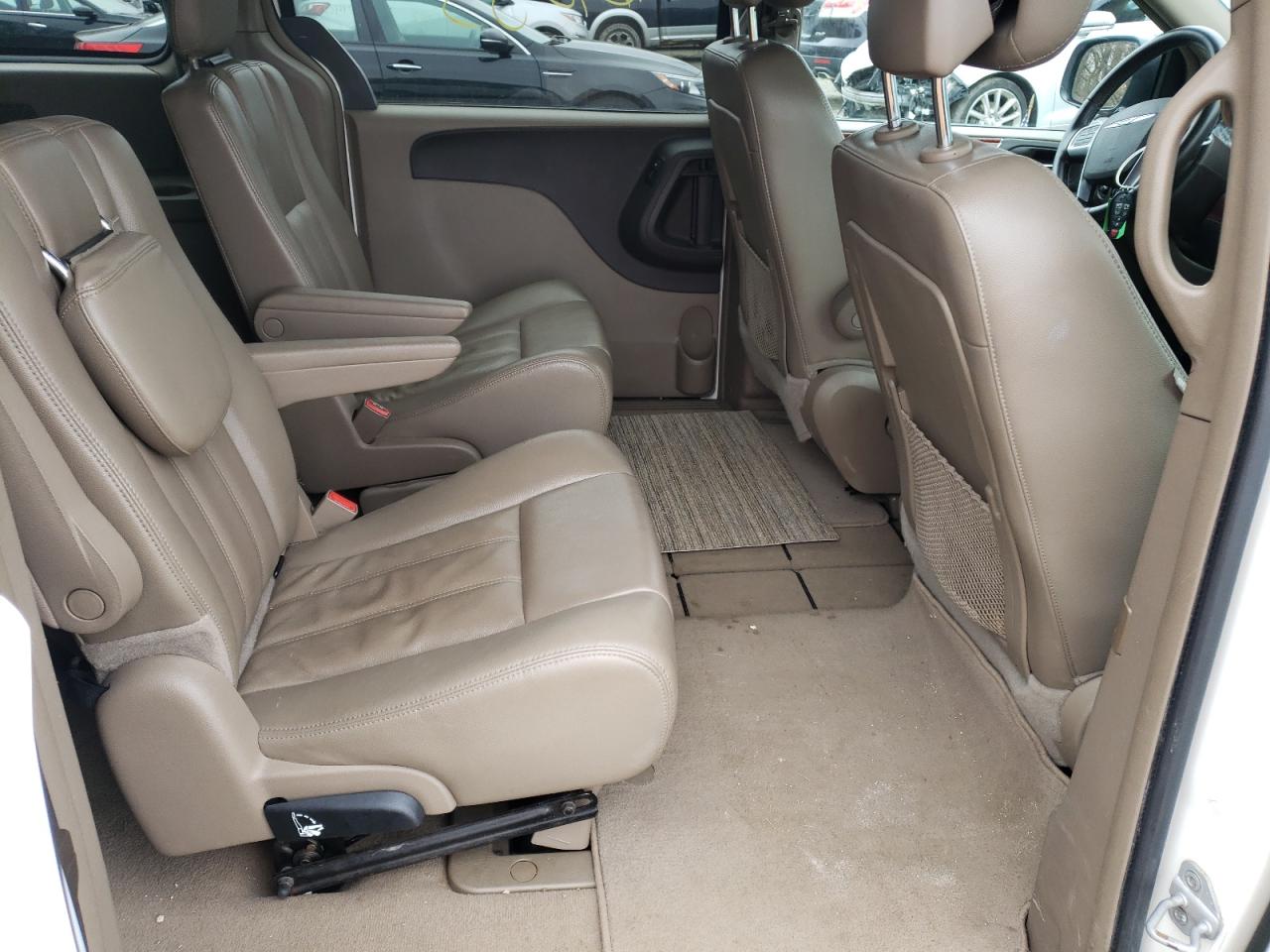 Photo 6 from auction – 2013 CHRYSLER TOWN & COU with VIN 2C4RC1BGXDR631302