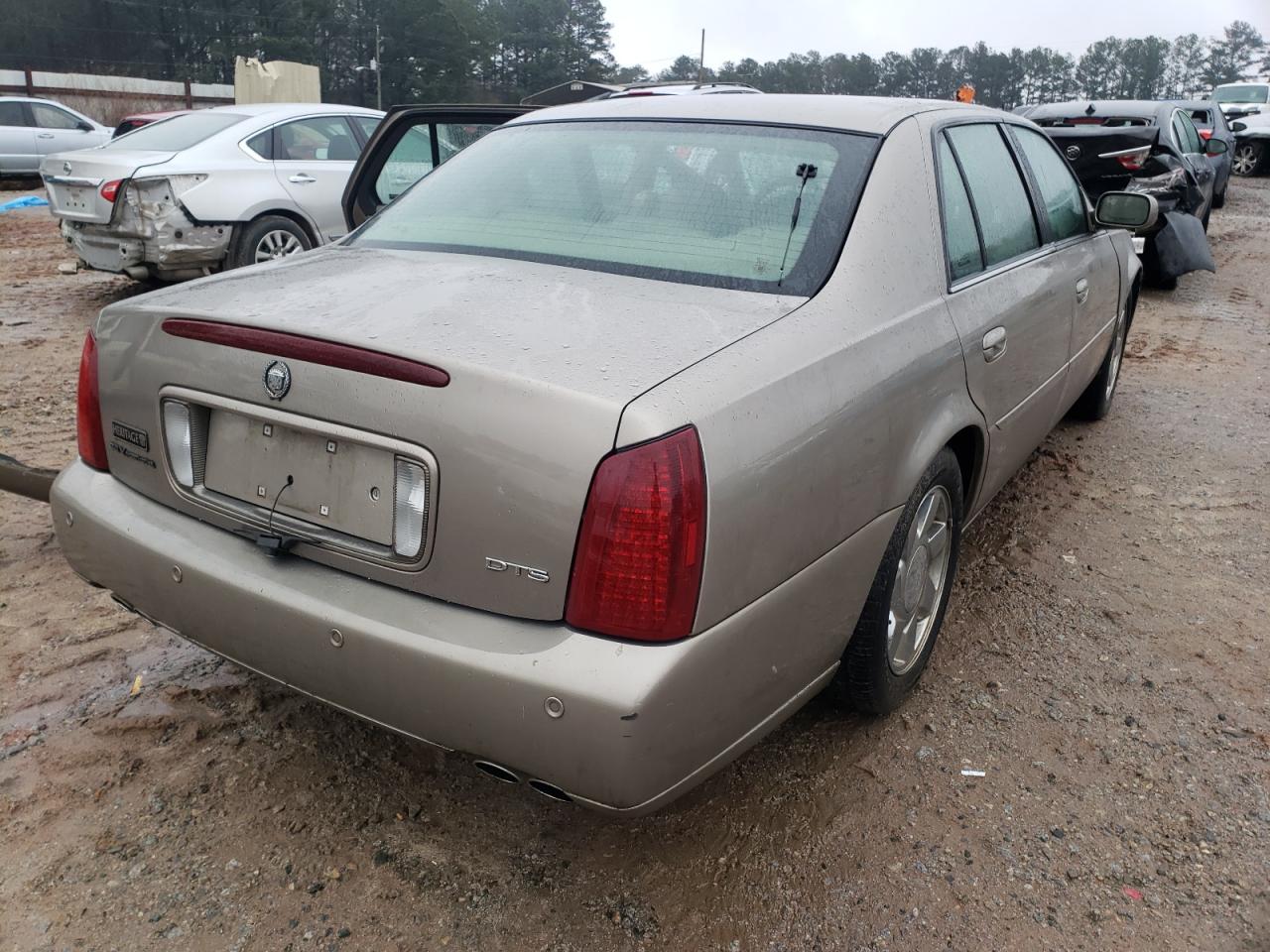 Photo 4 from auction – 2000 CADILLAC DEVILLE DT with VIN 1G6KF5798YU351710