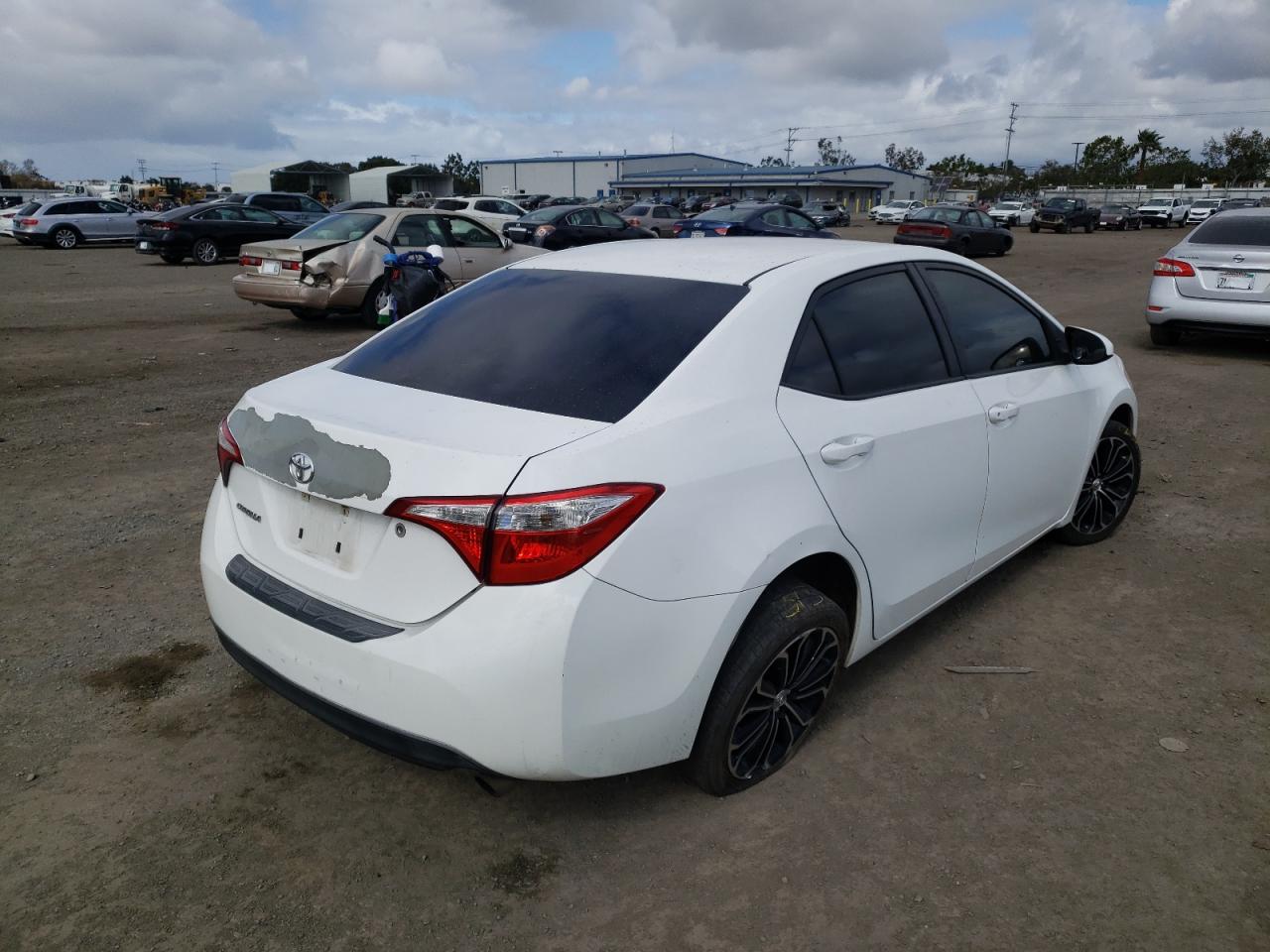 Photo 4 from auction – 2014 TOYOTA COROLLA L with VIN 5YFBURHE9EP029883