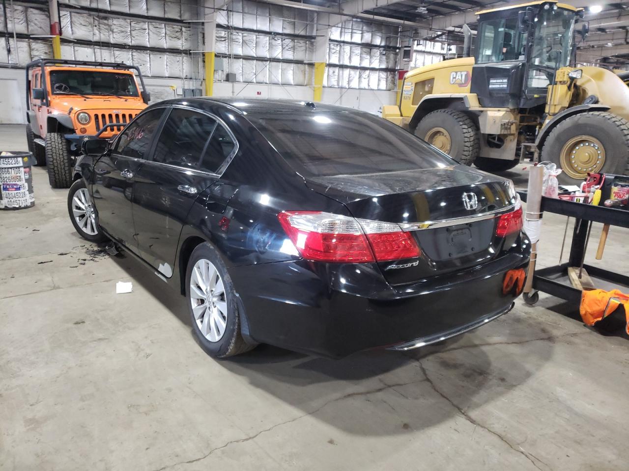 Photo 3 from auction – 2015 HONDA ACCORD EXL with VIN 1HGCR2F81FA265719