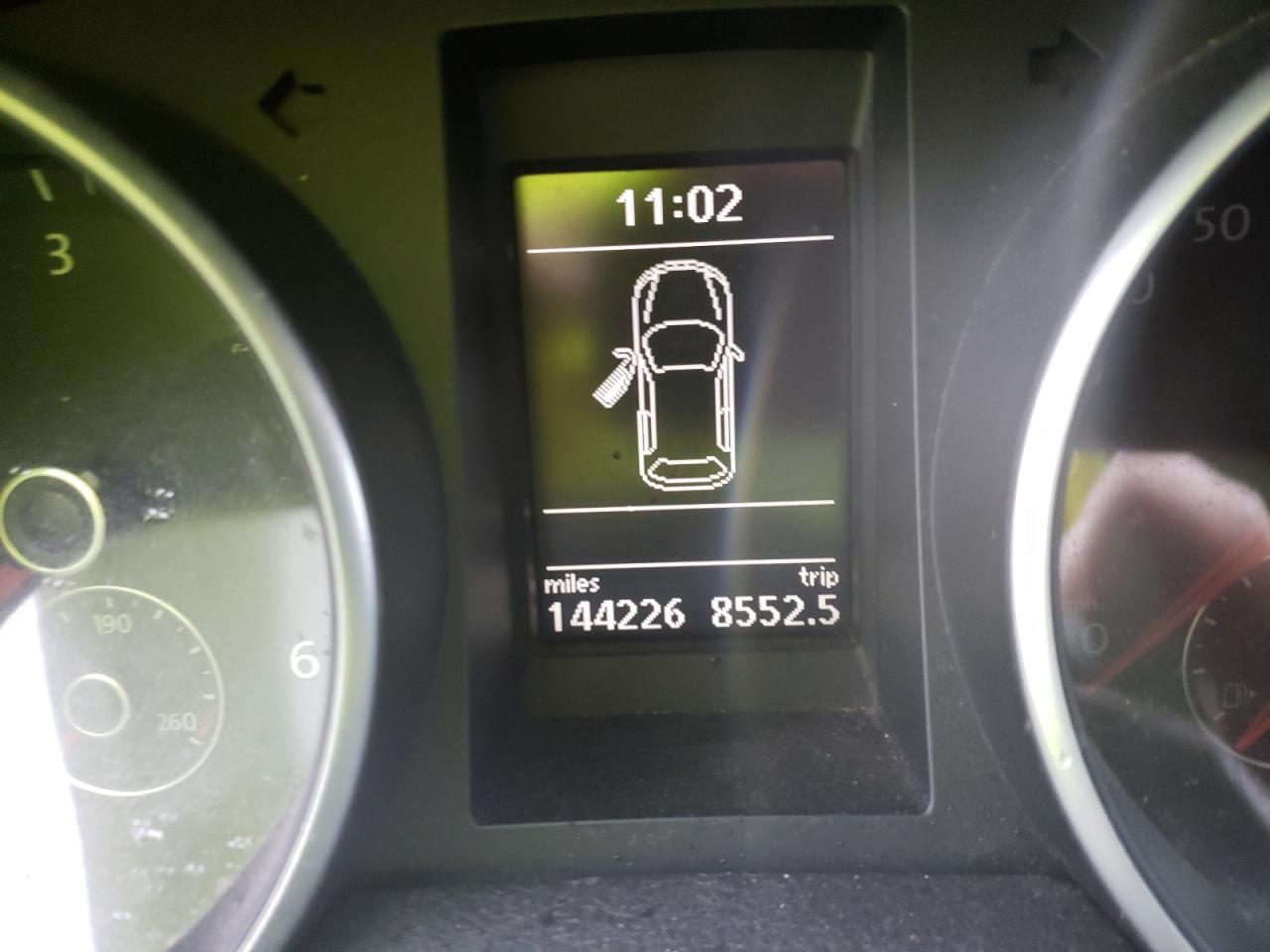 Photo 8 from auction – 2011 VOLKSWAGEN JETTA TDI with VIN 3VWML7AJ9BM693169