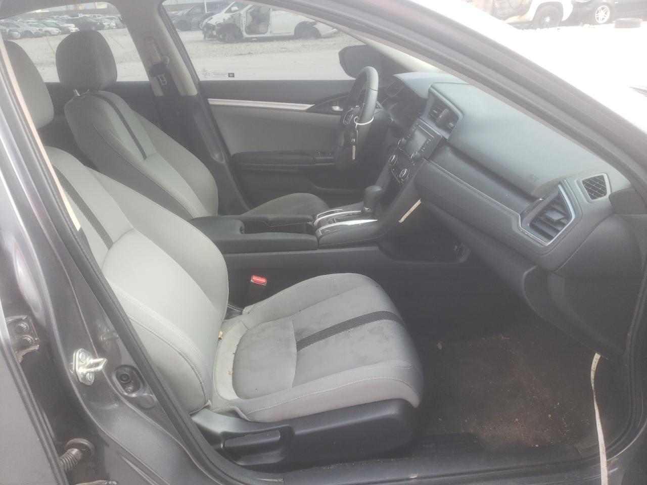 Photo 5 from auction – 2017 HONDA CIVIC LX with VIN 2HGFC2F55HH502060