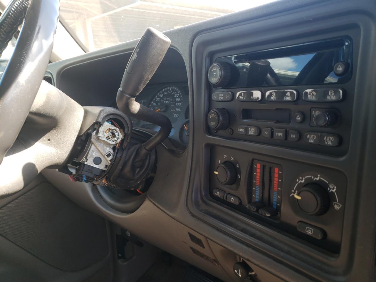 Photo 9 from auction – 2005 CHEVROLET SUBURBAN C with VIN 3GNEC16Z95G142012