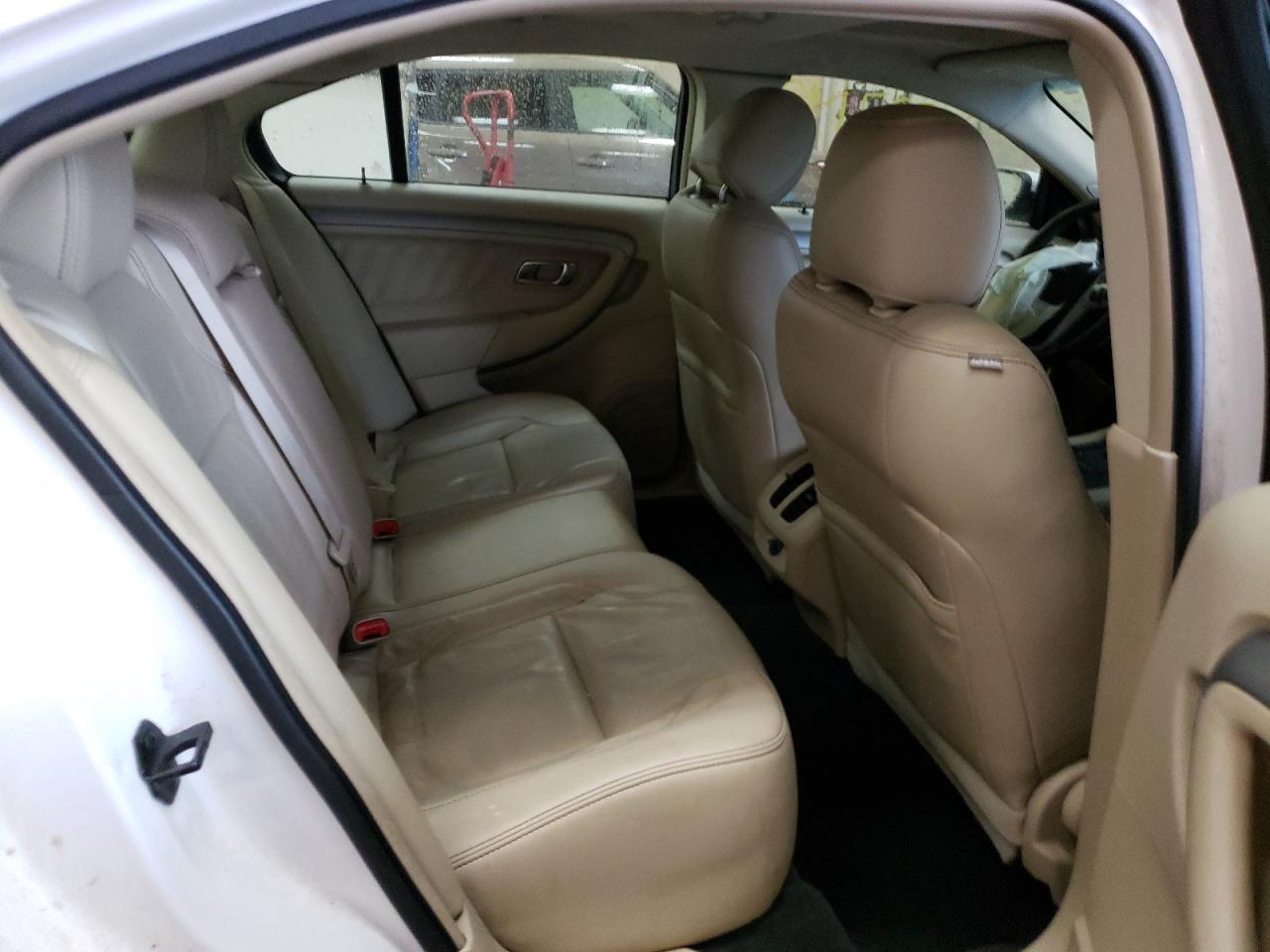 Photo 6 from auction – 2016 FORD TAURUS SEL with VIN 1FAHP2E82GG124402