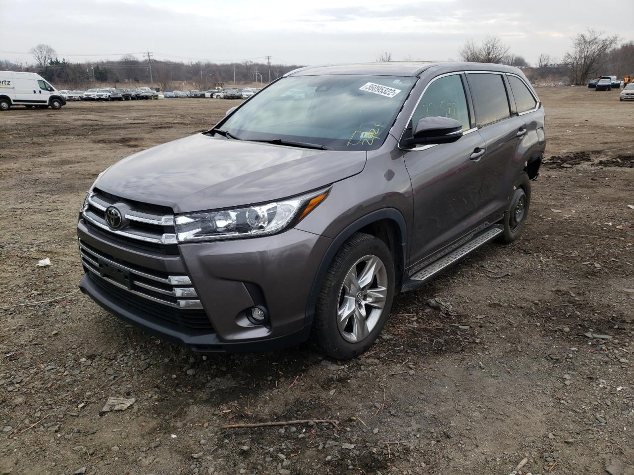 Photo 2 from auction – 2019 TOYOTA HIGHLANDER with VIN 5TDDZRFH2KS975639