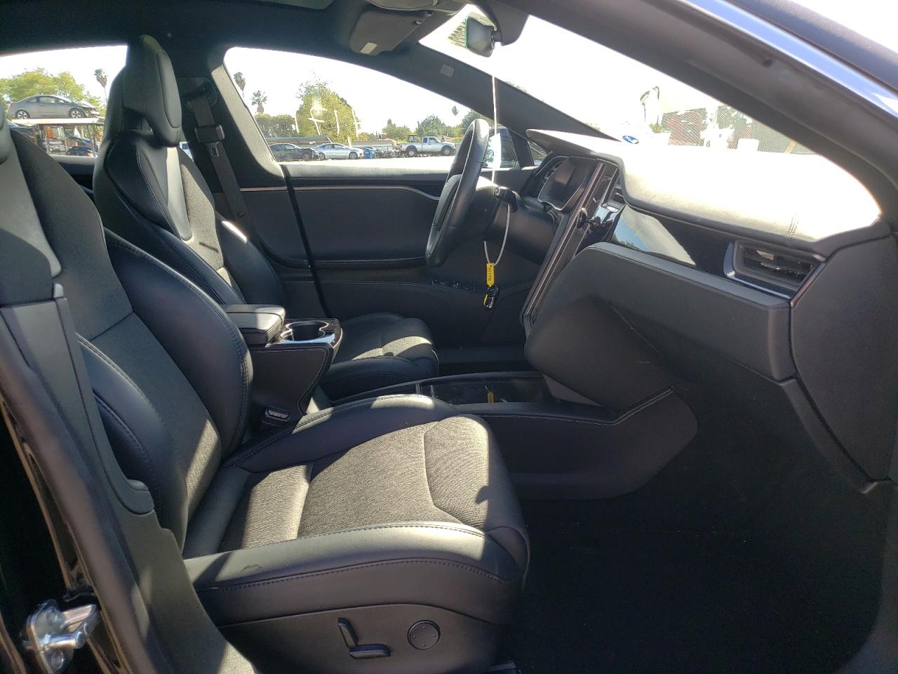 Photo 5 from auction – 2018 TESLA MODEL S with VIN 5YJSA1E28JF277343