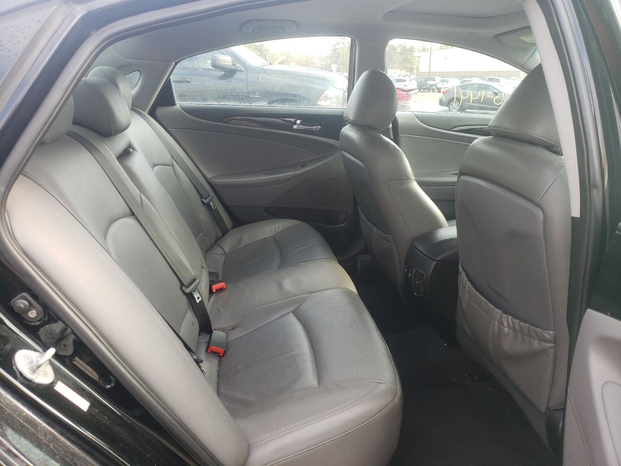 Photo 6 from auction – 2011 HYUNDAI SONATA with VIN 5NPEC4AC3BH001162