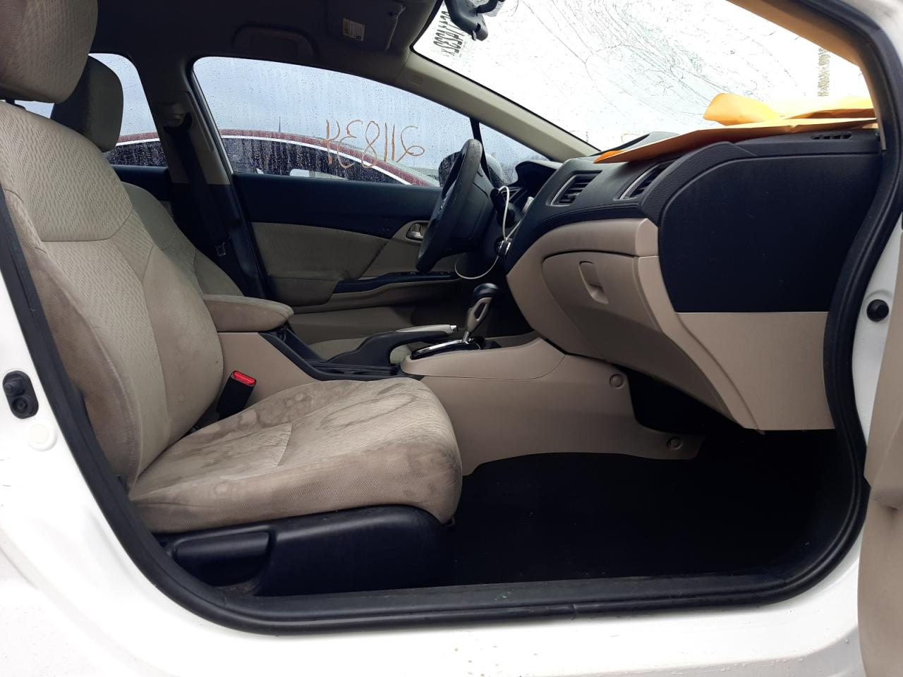 Photo 5 from auction – 2014 HONDA CIVIC LX with VIN 19XFB2F50EE020587