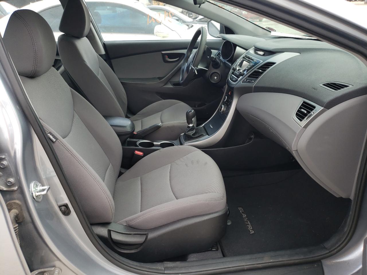Photo 5 from auction – 2016 HYUNDAI ELANTRA SE with VIN 5NPDH4AE2GH670657