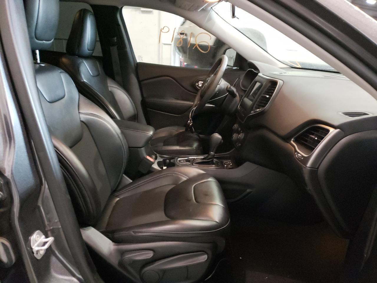 Photo 5 from auction – 2020 JEEP CHEROKEE L with VIN 1C4PJLLB9LD573924