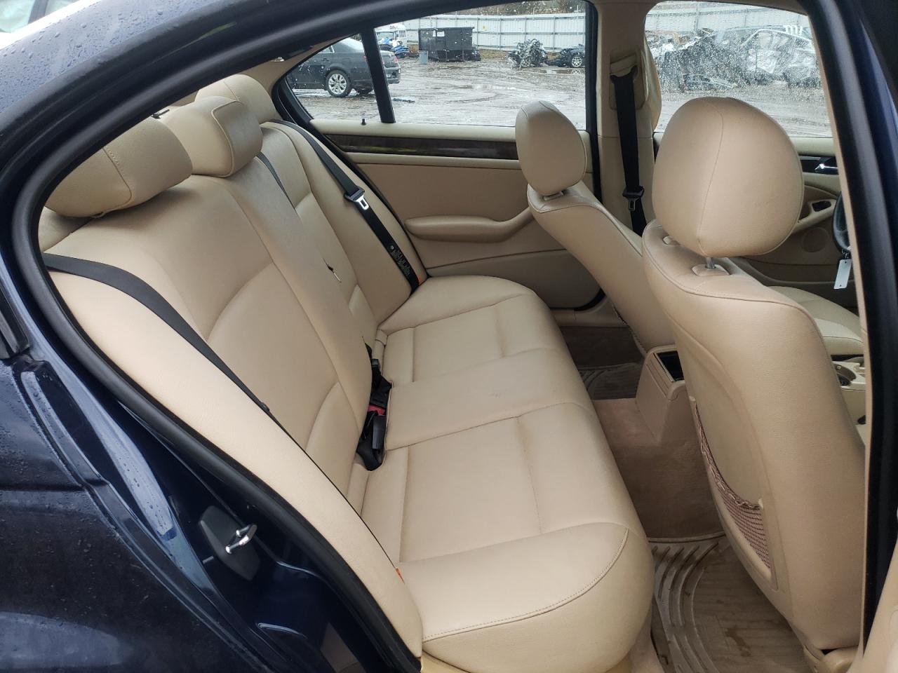 Photo 6 from auction – 2004 BMW 325 I with VIN WBAET37474NJ42942