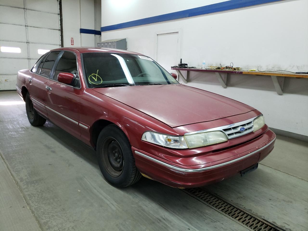Photo 1 from auction – 1996 FORD CROWN VICT with VIN 2FALP7367TX103901