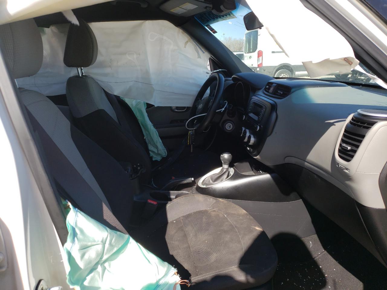Photo 5 from auction – 2016 KIA SOUL with VIN KNDJN2A27G7395281
