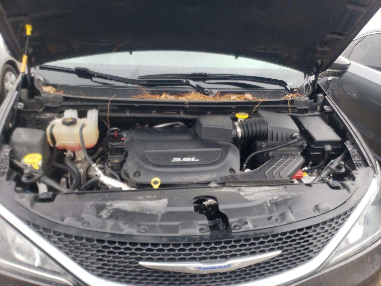 Photo 7 from auction – 2017 CHRYSLER PACIFICA T with VIN 2C4RC1BG7HR711839