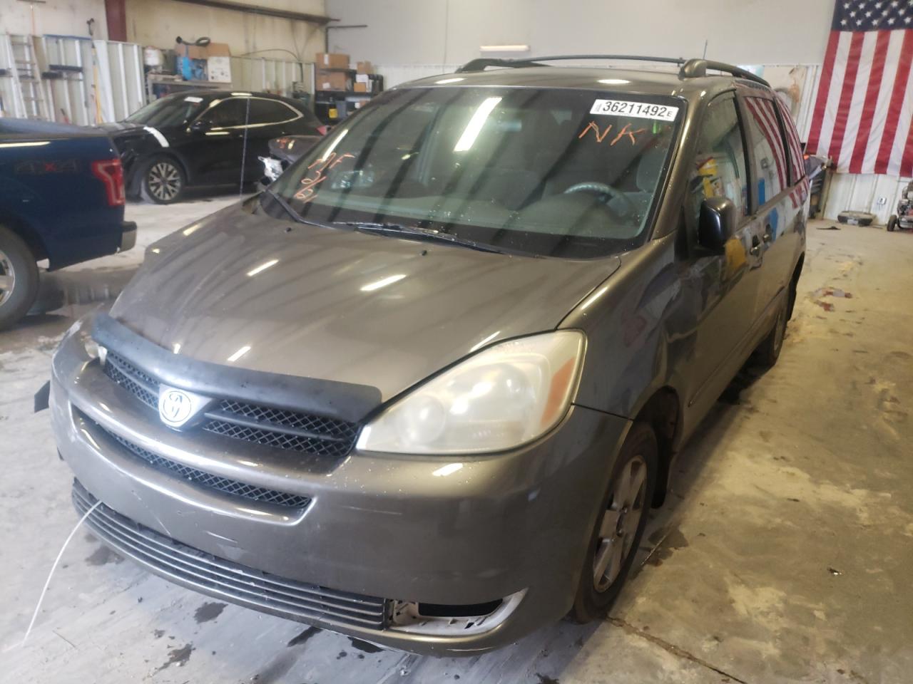 Photo 2 from auction – 2004 TOYOTA SIENNA VAN with VIN 5TDZA23C54S024609