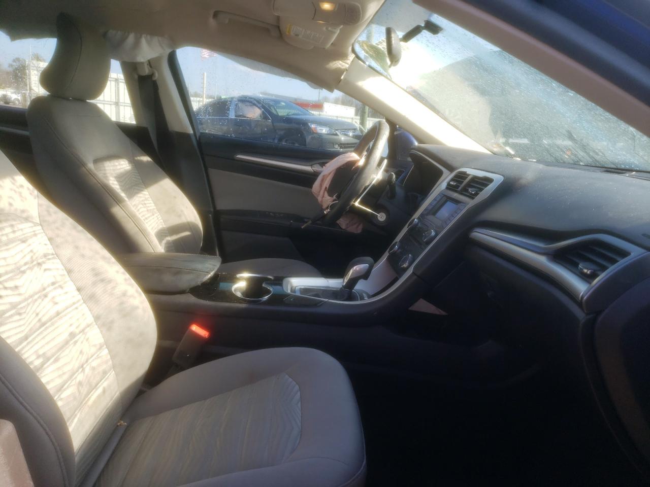 Photo 5 from auction – 2016 FORD FUSION S with VIN 3FA6P0G72GR121637