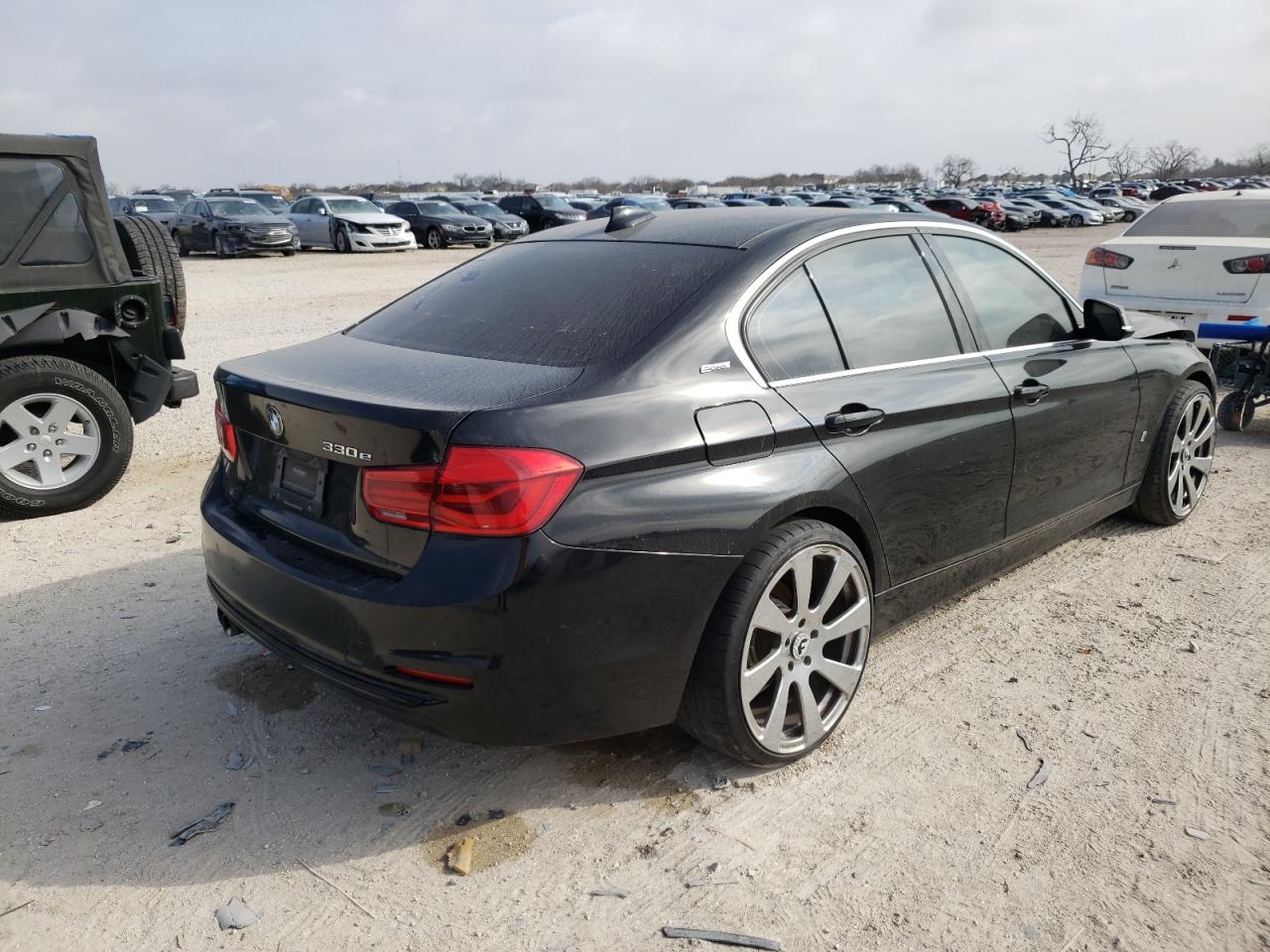 Photo 4 from auction – 2017 BMW 330E with VIN WBA8E1C39HA158615