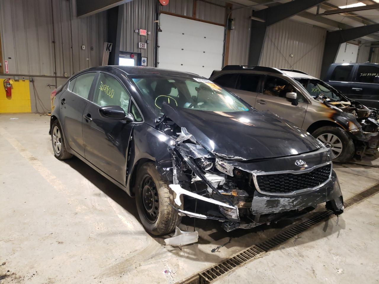 Photo 1 from auction – 2017 KIA FORTE LX with VIN 3KPFK4A70HE096674