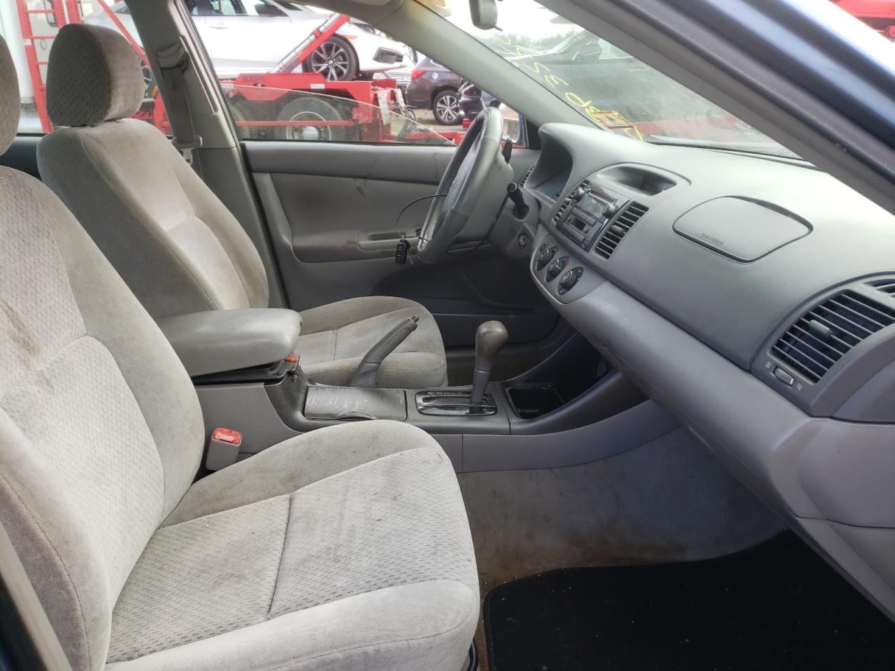 Photo 5 from auction – 2004 TOYOTA CAMRY LE with VIN 4T1BE32K84U803188