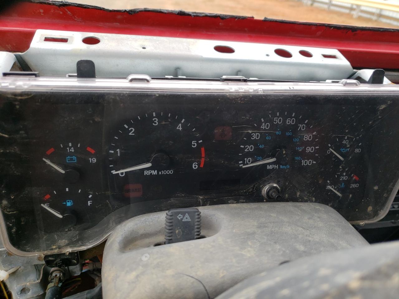 Photo 8 from auction – 2000 JEEP WRANGLER / with VIN 1J4FA49S1YP784V1N