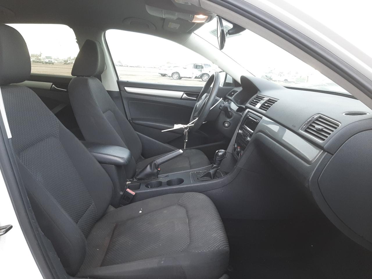 Photo 5 from auction – 2013 VOLKSWAGEN PASSAT S with VIN 1VWAP7A31DC068066