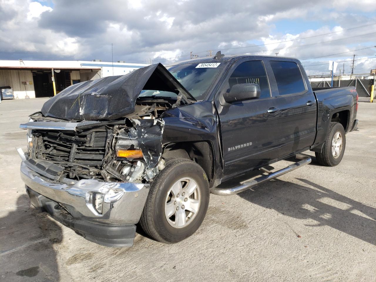 Photo 2 from auction – 2018 CHEVROLET SILVERADO with VIN 3GCUKREC4JG240569
