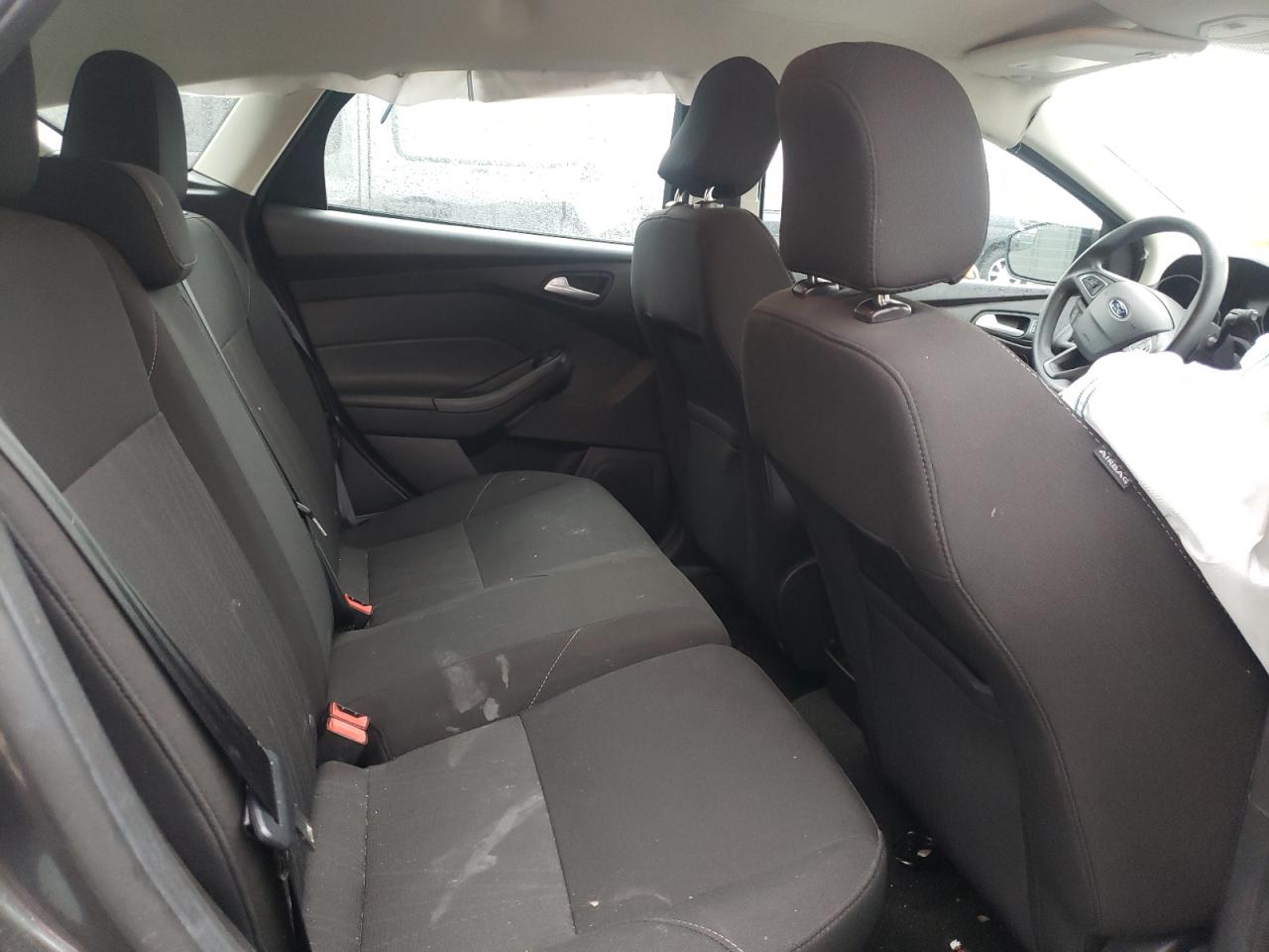 Photo 6 from auction – 2017 FORD FOCUS SE with VIN 1FADP3K29HL247062