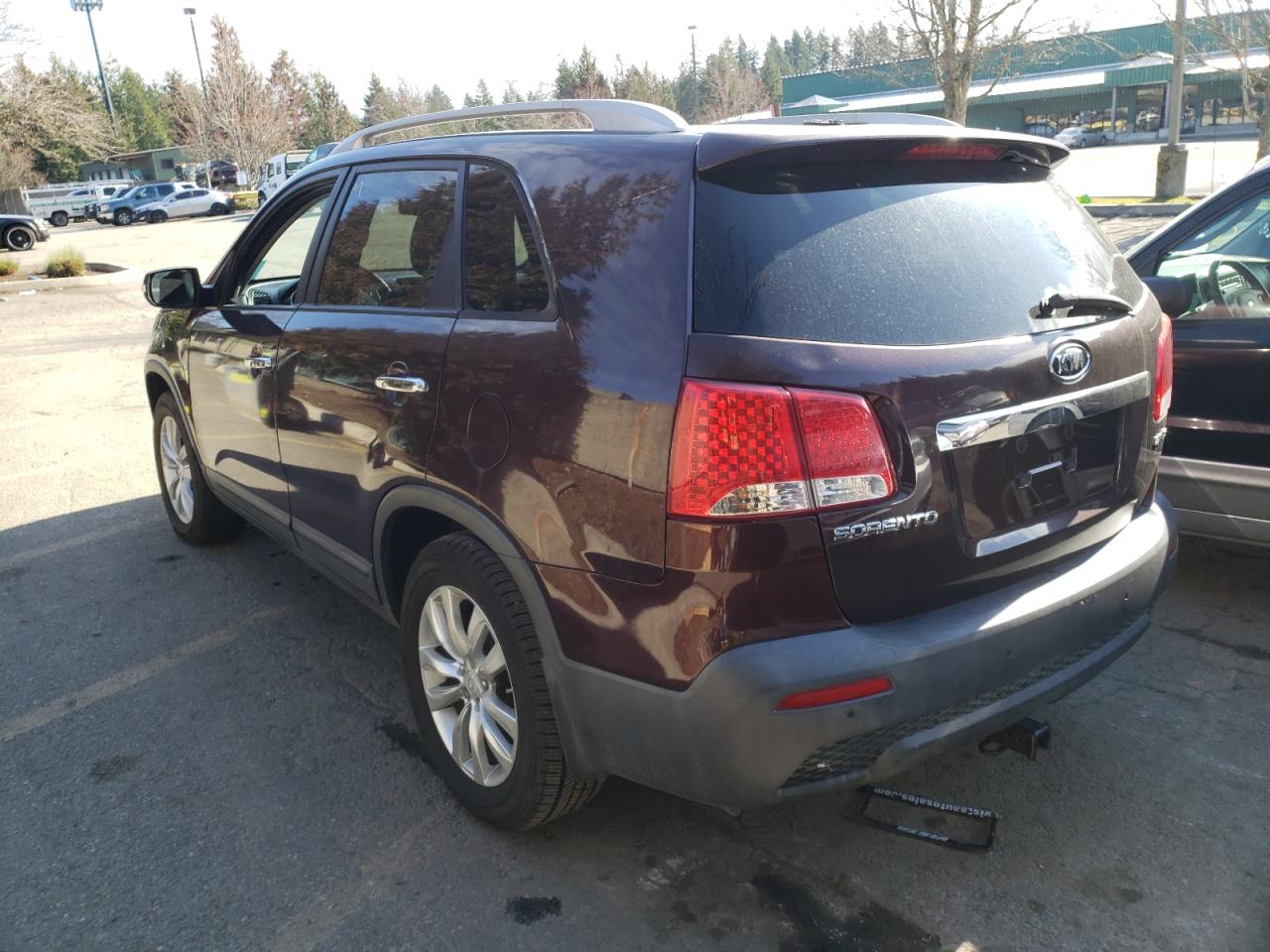 Photo 3 from auction – 2011 KIA SORENTO EX with VIN 5XYKU4A20BG075430