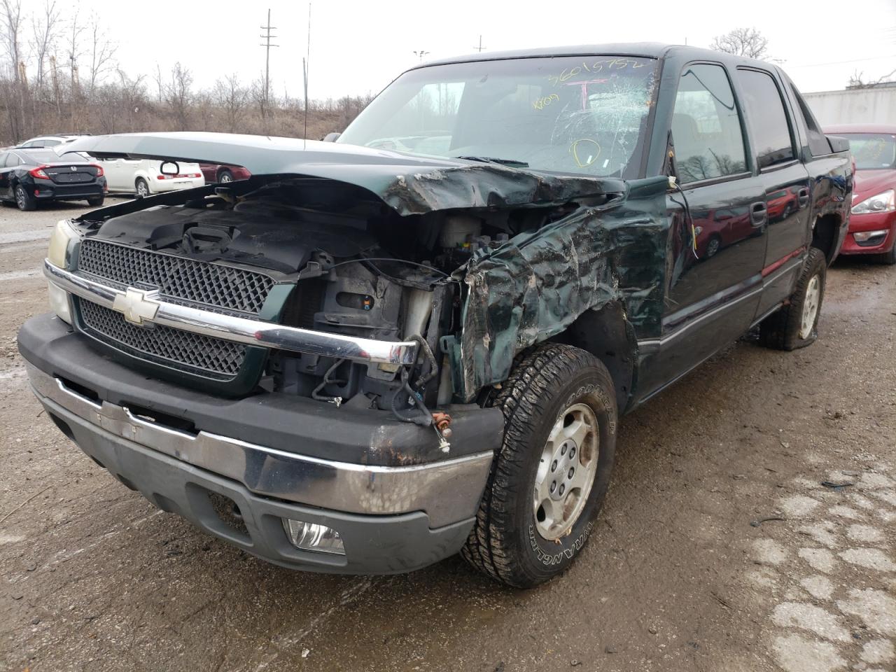 Photo 2 from auction – 2004 CHEVROLET AVALANCHE with VIN 3GNEK12T54G335020