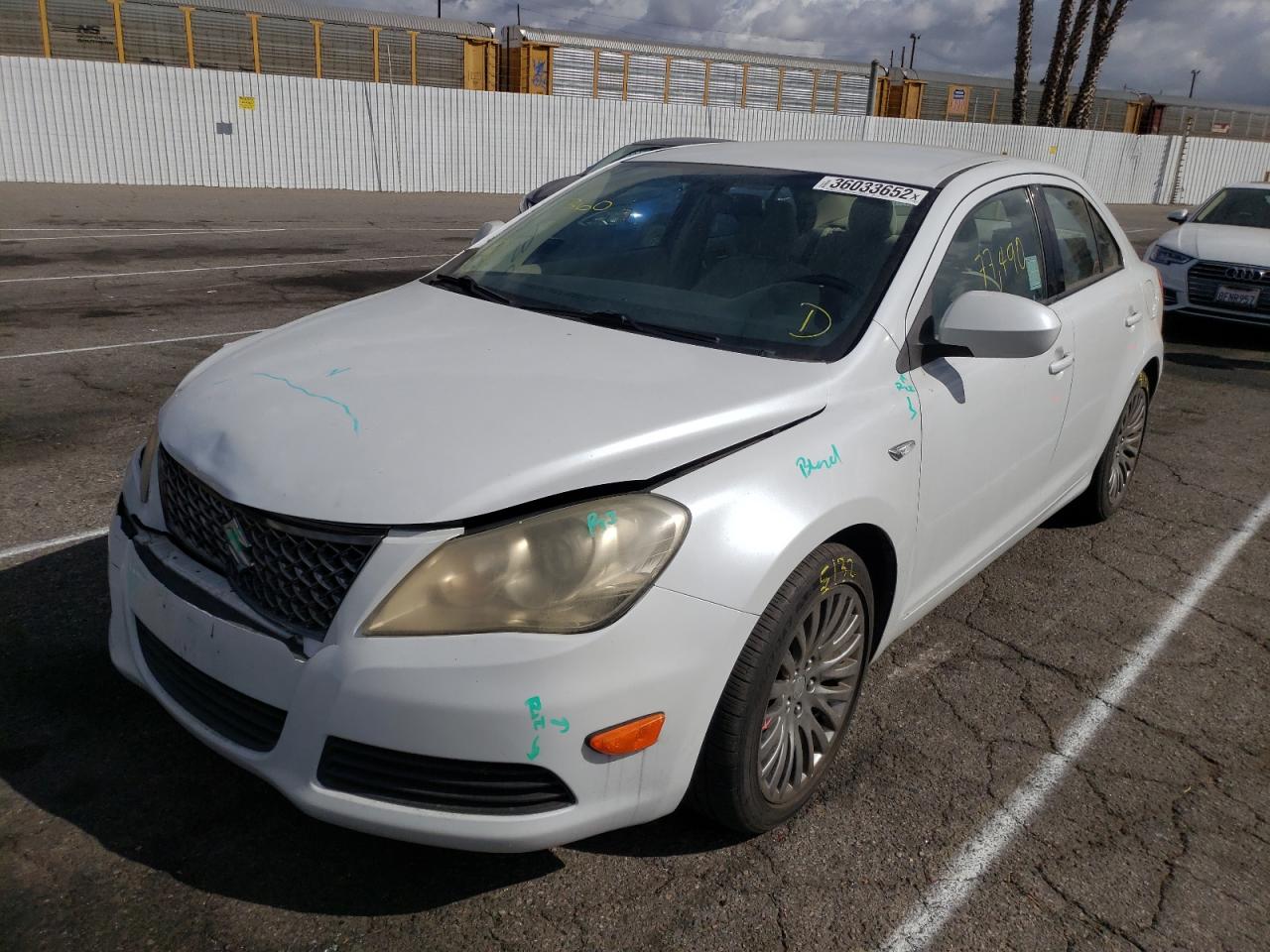 Photo 2 from auction – 2011 SUZUKI KIZASHI SE with VIN JS2RE9A37B6111169