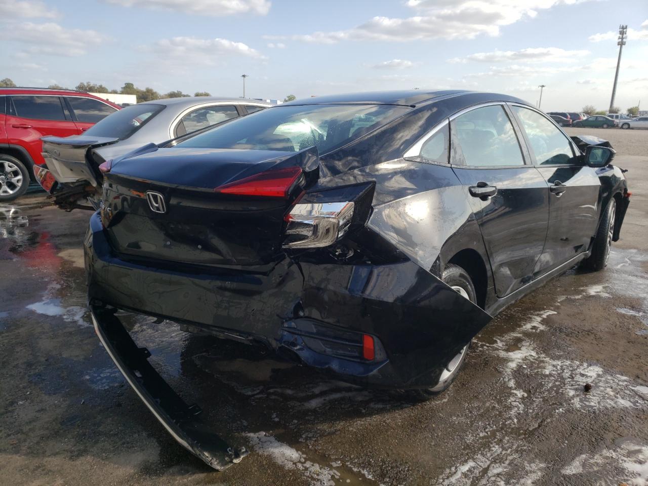 Photo 4 from auction – 2020 HONDA CIVIC LX with VIN 19XFC2F67LE017883