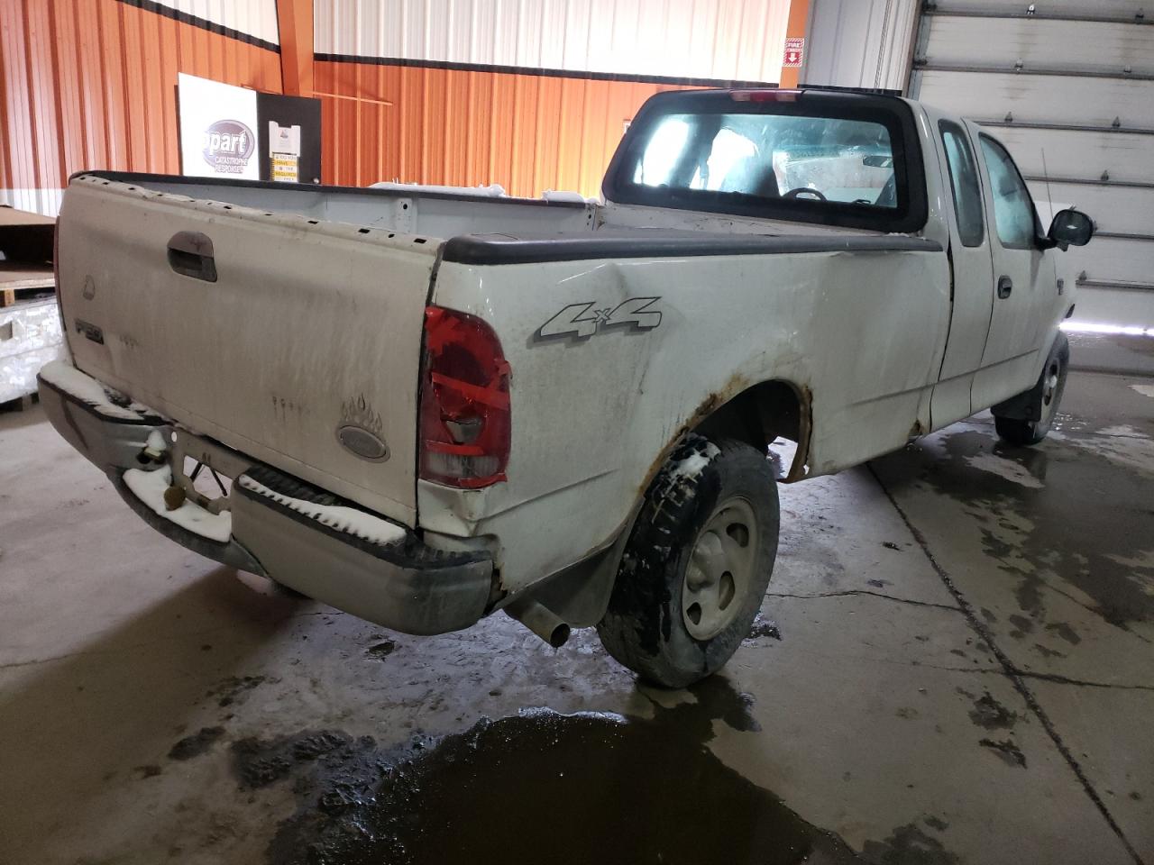 Photo 4 from auction – 2004 FORD F-150 HERI with VIN 2FTRX18W74CA92563