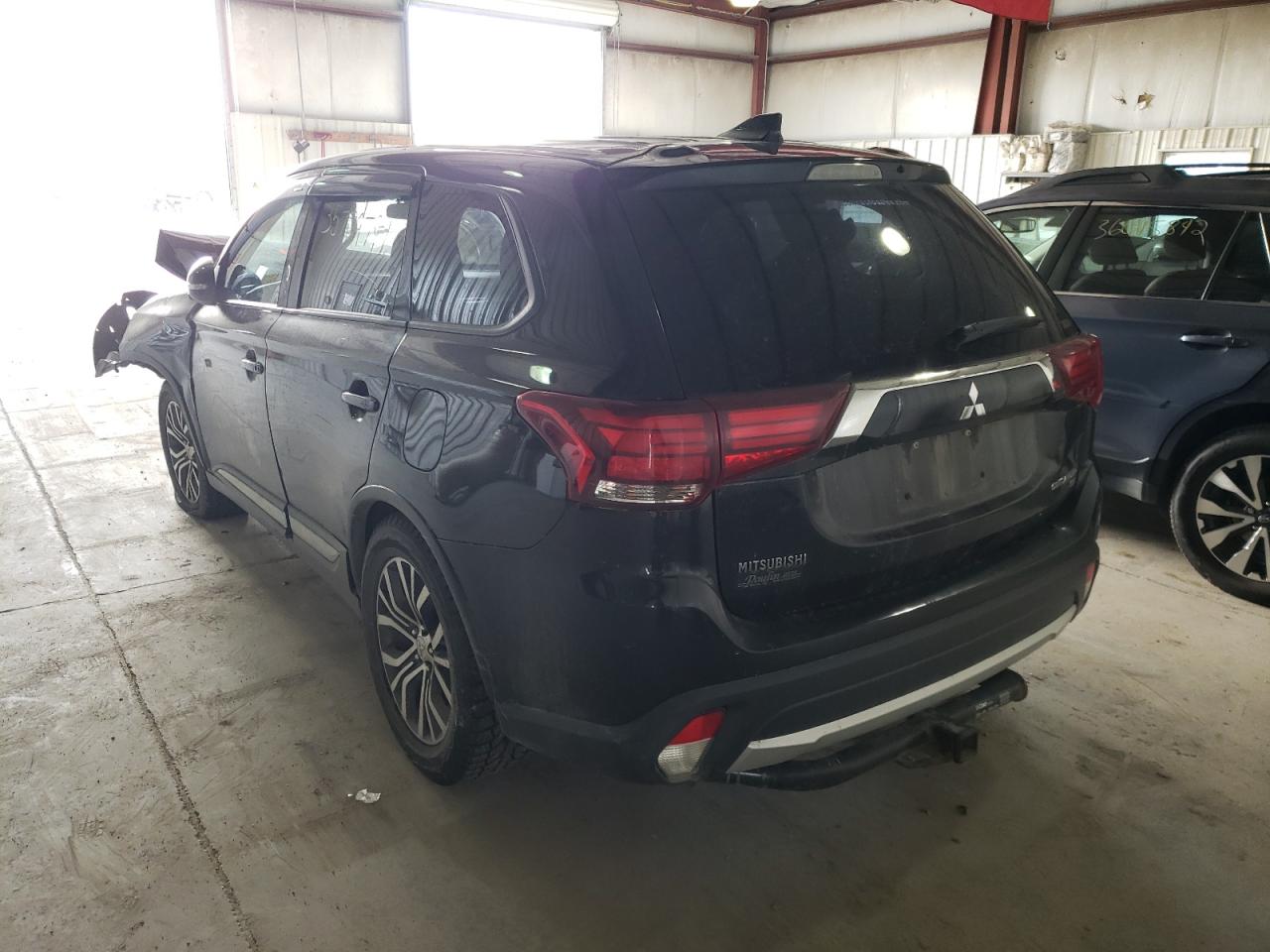 Photo 3 from auction – 2017 MITSUBISHI OUTLANDER with VIN JA4AZ3A32HZ008042