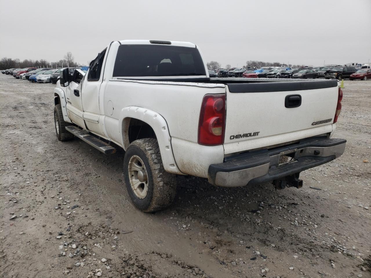 Photo 3 from auction – 2005 CHEVROLET SILVERADO with VIN 1GCHK29235E332862
