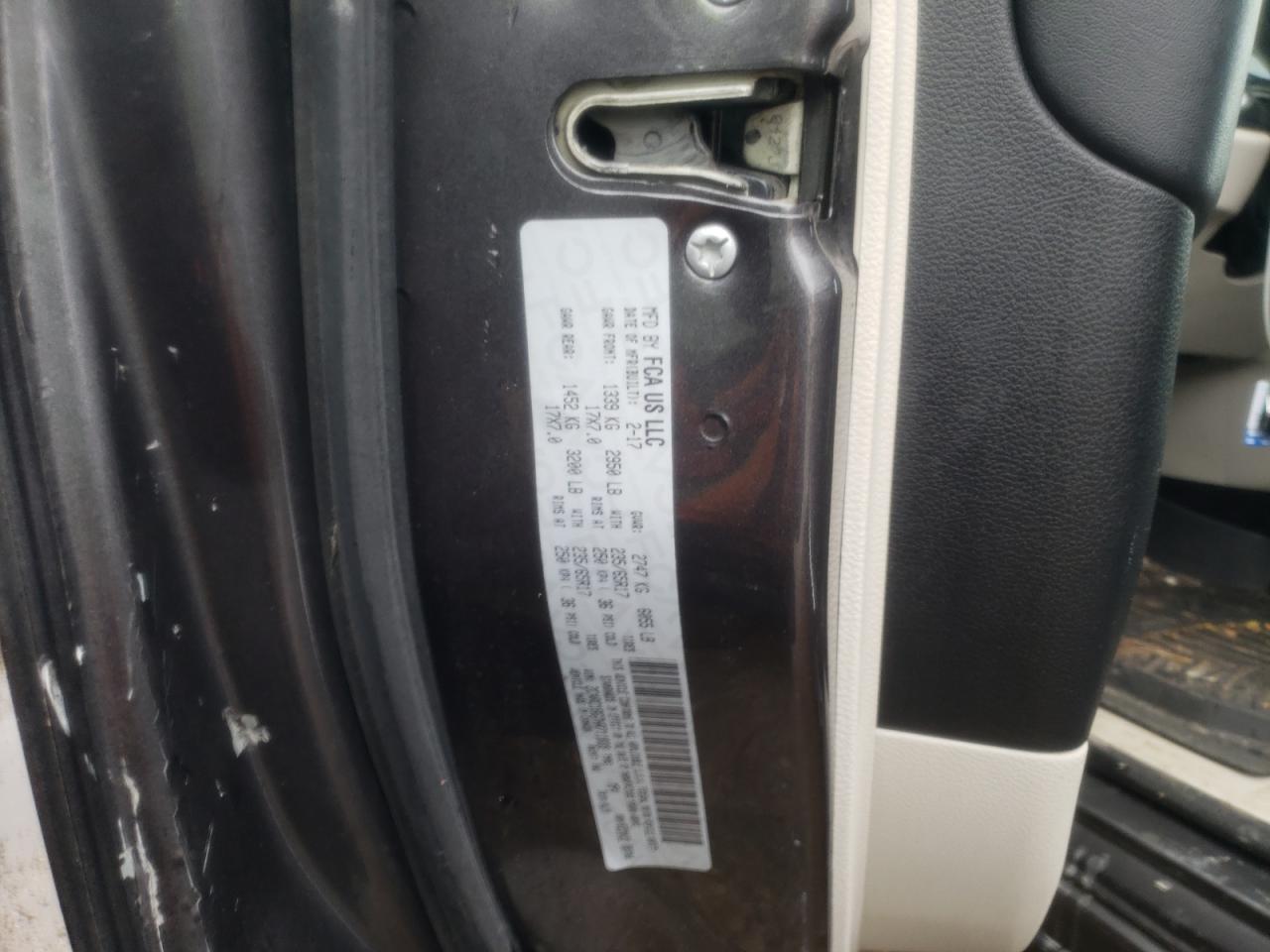 Photo 10 from auction – 2017 CHRYSLER PACIFICA T with VIN 2C4RC1BG7HR711839