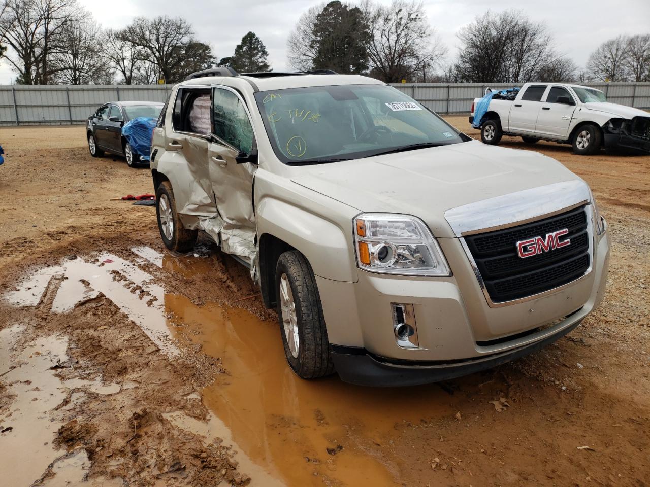 GMC TERRAIN SL 2013 with VIN 2GKALSEK2D6389694 - Photo from auction
