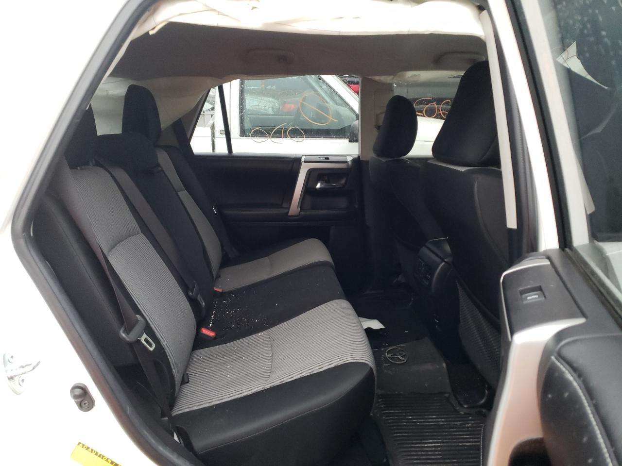 Photo 6 from auction – 2016 TOYOTA 4RUNNER SR with VIN JTEBU5JRXG5382084